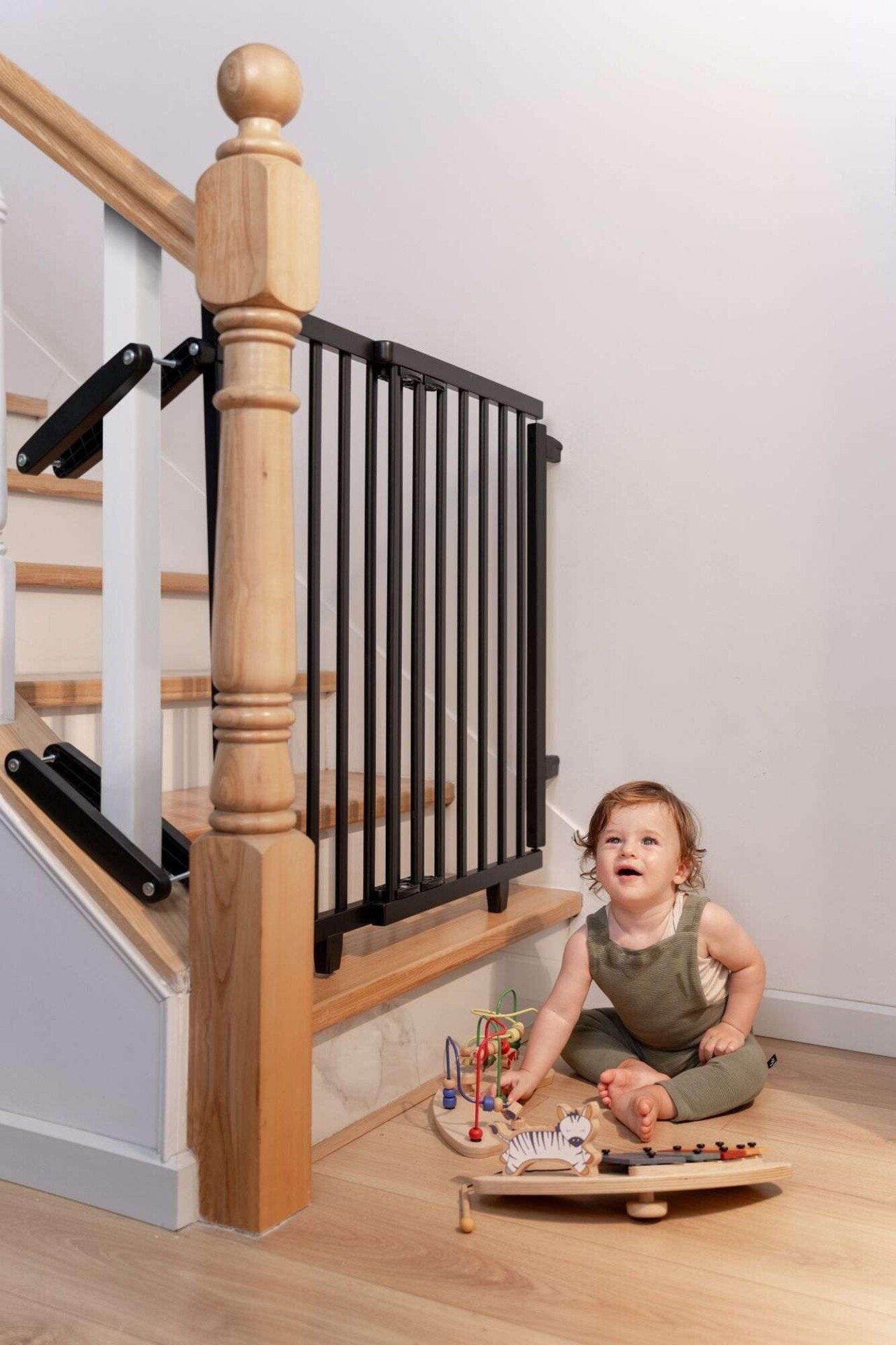 Geuther Oris 2735+ screw-fit stair gate 95 to 135 cm image 5